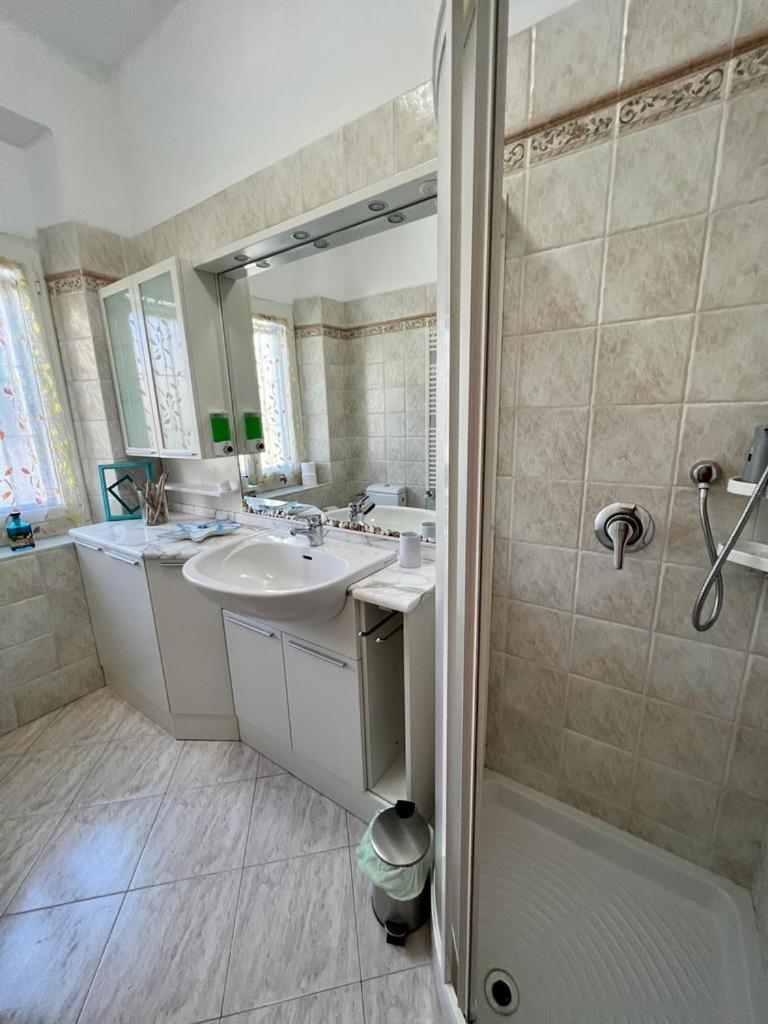 La Casa Di Ele, Parcheggio Privato Gratuito La Spezia Exterior foto