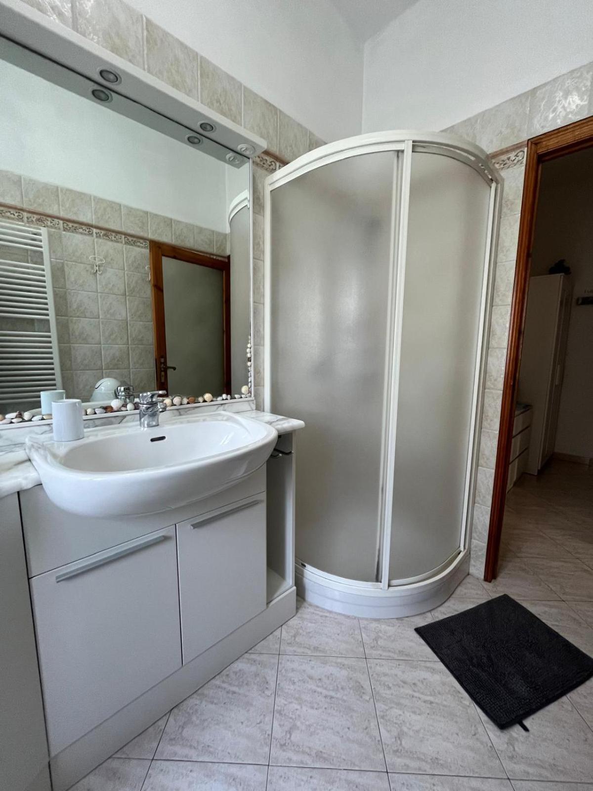 La Casa Di Ele, Parcheggio Privato Gratuito La Spezia Exterior foto