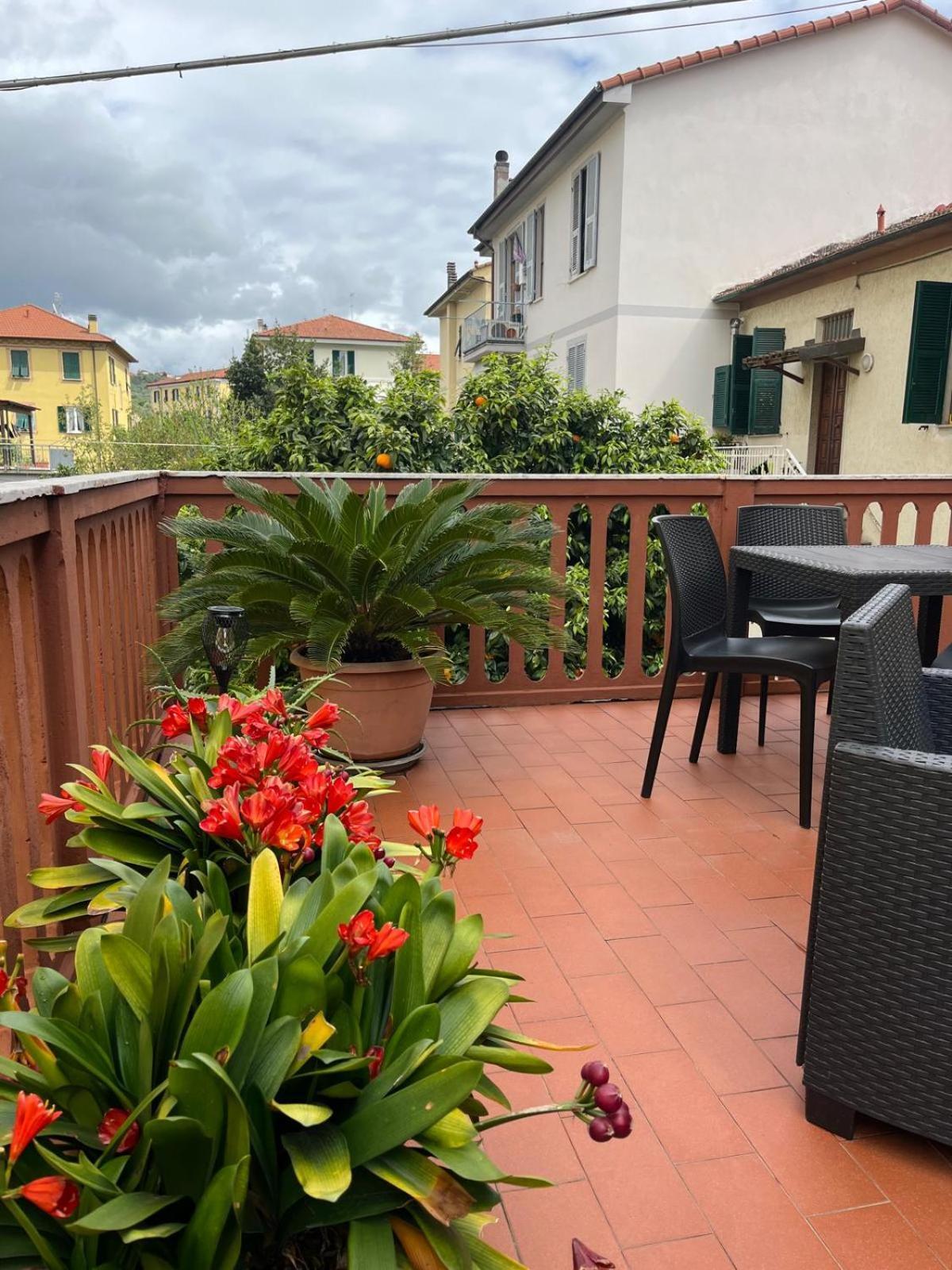 La Casa Di Ele, Parcheggio Privato Gratuito La Spezia Exterior foto